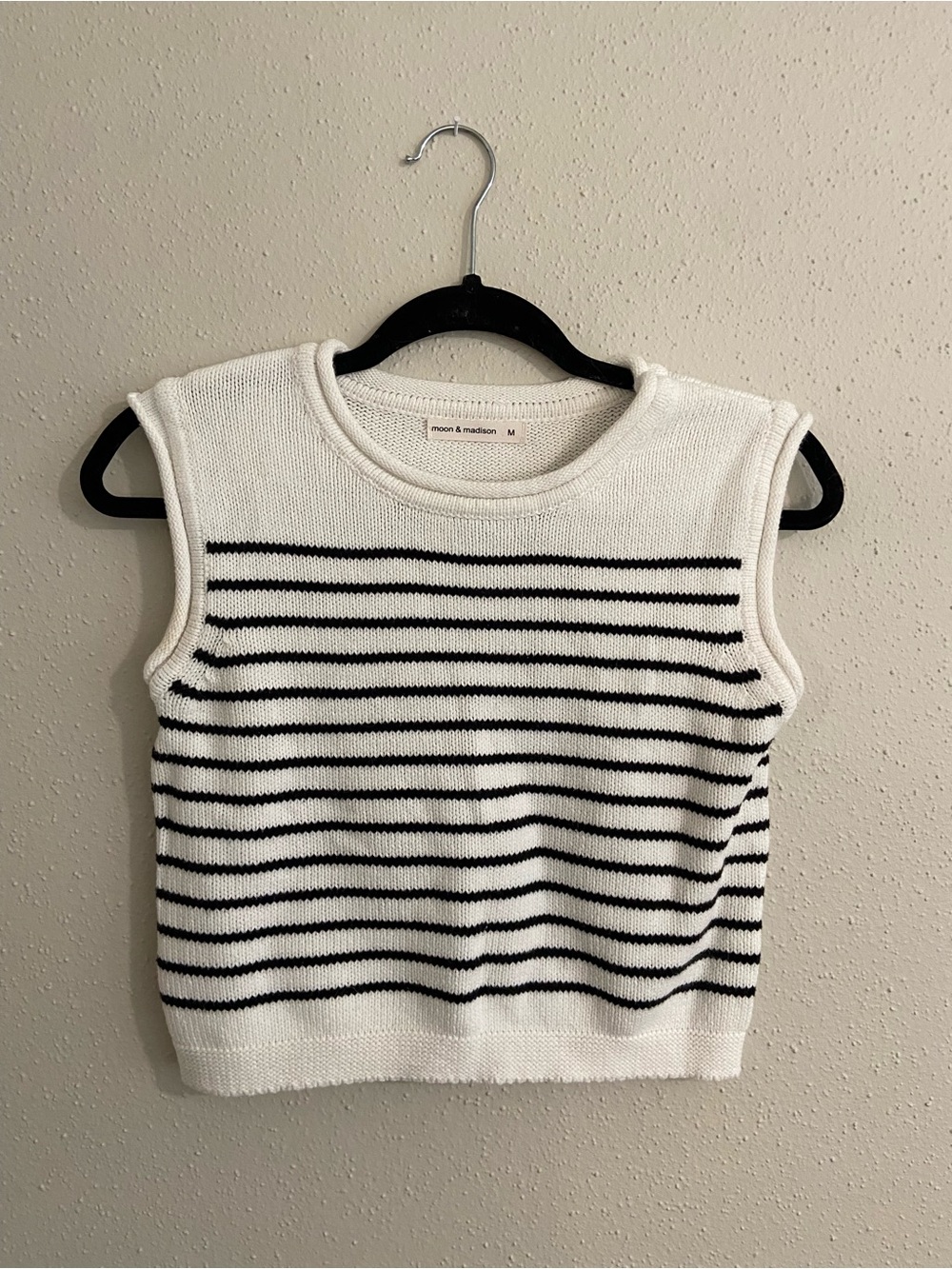 moon & madison White and Black Striped Cropped Knit Tank